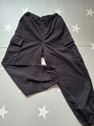 GU 黑色工裝褲 150