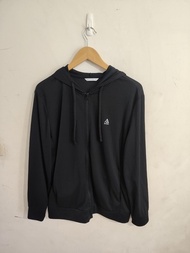 服飾  NET  DRY-COOL  K108  左上三角圖案  素面  素色  黑色  抽繩  連帽  薄外套  L號  透氣  春夏