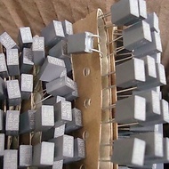 [60 CONS] SQUARE CAPACITOR 100V104J 104J 0.1UF 100V