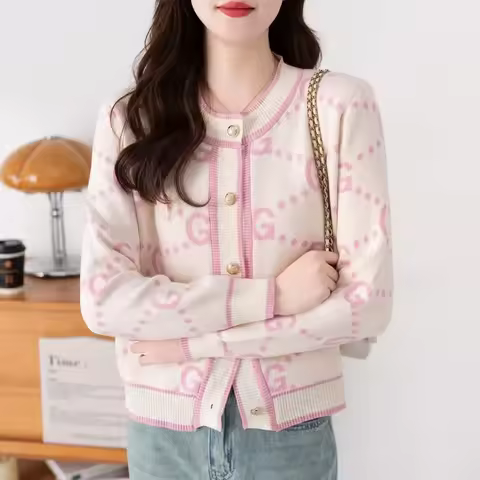Autumn Winter Coat Luxury Pink Knitted Cardigan Short Sweater Soft Women Long Sleeve Design Casual T