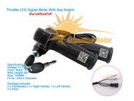 (สต๊อกในไทย) ชุดคันเร่งไฟฟ้า พร้อมสวิทช์ อะไหล่จักรยานไฟฟ้า Universal Electric Scooter Bike Throttle Handlebar LED Digital Meter With Key Switch ไฟจอแอลอีดีแสดงแรงดันไฟฟ้า  Specifications: Voltage:12-72VDC Color: Black Wire Length:2M Size: 105MM Fir for: