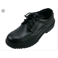 (Used) Walk About Safety Shoes ( Size 6 UK )