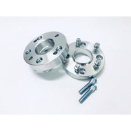 [ READY STOCK ] Wheel Spacer  4X114.3 ~ 5X114.3   silver color  30mm THICKNESS  with hub centric