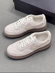 新店特惠Nike Air Force 1 LUXE 防滑耐磨 低幫板鞋 男女同款 米色