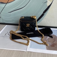 Chanel 23P 愛心扣mini黑金荔枝紋牛皮