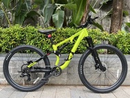 螢光綠色 2026 新顏色 JAVA ANDA 9速 軟尾鋁合金山地車 送水架前後蛙燈叮叮