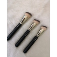 Mac 170 Foundation Brush