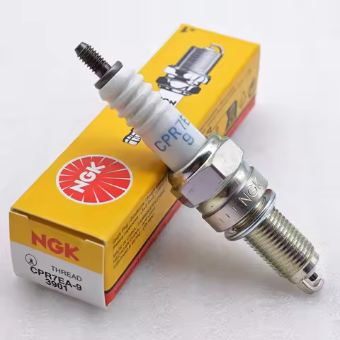 Original NGK Motorcycle Spark Plug CPR7EA-9 3901 Applicable To Some Models Of Split EX125 RX NS125D
