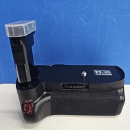 D51 BATTERY GRIP For Nikon D3100 D5100 D5200D 5300(1 Years warranty)
