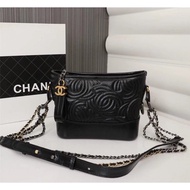 CHANEL Female Bag Exclusive First Launch Camellia Stray Bag ️ 2019 Spring Summer Fashion Presentatio