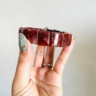 靜謐深紅 靈魂的熱度【牛血紅膠花手排】珍藏品/一物一拍