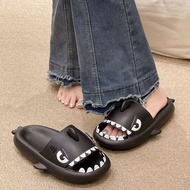 sab slippers chloe slippers Kartun sandal hiu Selipar hiu mata besar yang comel wanita musim panas 2