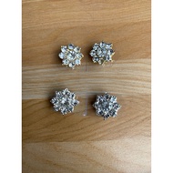 Big stone earrings with sleeves