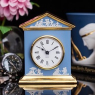 Wedgwood 古典藍燦金浮雕陶瓷時鐘 英國製建築造型桌鐘 座鐘擺飾
