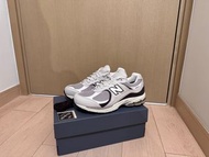 New Balance Gore Tex M2002 RXV