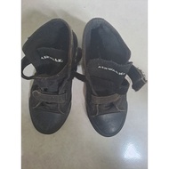 Black airwalk shoes size 33