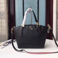 Chris精品代購 COACH 寇馳 28989經典pVc配皮餃子包 顏色1 手提包側背包 原裝正品 美國代購