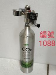 編號1088/ ISTA 伊士達CO2鋁瓶+電磁閥 1L二氧化碳高壓鋁瓶，商品內容有詳述，下標前請先詳閱，虧售1500元