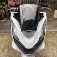 ชิวหน้าPCX160 สำหรับปี2021-23 ( แถมสติ๊กเกอร์Honda ) ชิวแต่งPcx ชิวpcx2021 วัสดุเป็นอคิริค อย่างดี ง