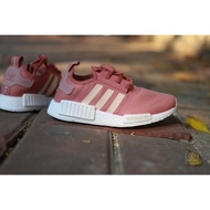 Nmd R1 Sneakers In Earth Pink (NMD R1 Raw Pink)