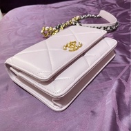 Chanel 19 handbag （Size : 12.3 x 19.2 x 3.5cm）
