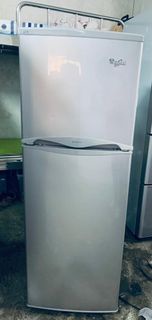 雪櫃 (雙門惠而浦)WF175/8 銀面100%正常 139CM高 二手電器/傢俱/傢俬/家電/家庭用品/搬屋/家俬