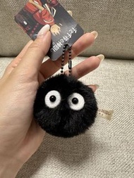 《千與千尋》吉卜力 。 煤炭精靈 。毛絨鑰匙扣 。毛公仔｜煤炭屎鬼｜宮崎駿｜日本🇯🇵