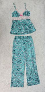 GREEN FLORAL PRINT 2 pieces women’s silk pyjamas sleepwear home wear  女裝綠色花紋絲質睡衣家居服兩件套裝