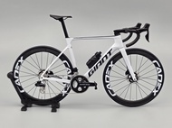 HOBBIT BIKE  รุ่นจักรยานเสือหมอบ  1/12  โมเดลที่เสร็จสมบูรณ์