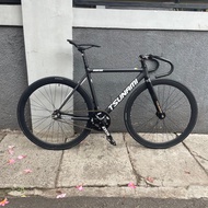 Rakit sepeda Fixie Tsunami SNM 100 black size S M L doltrap