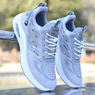New Men Running Fashion Shoes Soft Casual Shoes Anti-slip Lightweight Matching Hundred-Soled Walking