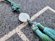 【親翠】天然翡翠 冰牛奶底帶抹綠福字車掛