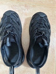 Hoka One One 中性涼鞋