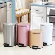 不鏽鋼腳踩垃圾桶家用大號廚房客廳衛生間緩降可定蓋圓桶形腳踏式