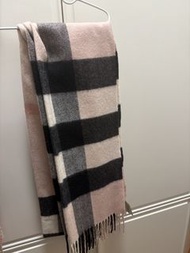 Burberry 格紋羊絨圍巾