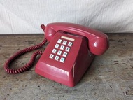 601-P型：按鍵電話機（酒紅色、葡萄酒色）—古物舊貨、懷舊古道具、復古擺飾、早期民藝、普普風、太空年代、古董科技、老電話收藏
