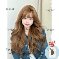 GDS Wigs วิกผมสีน้ำตาลอ่อนประกายทอง มีหน้าม้า (ยาว 70 cm) แถมเน็ตผม