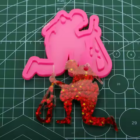 Shiny keychains Fallen soldier Silicone Molds DIY gun shape Jewelry keychain mould Epoxy Resin Mold 