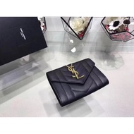 Ysl Card Holder 414404- 1 Goat Pattern [Black Gold Buckle]
Size: 13 * 9 * 3CM