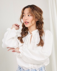 เสื้อคอจีบ ผูกโบว์ สีขาว Linen 100% Biscuit - Icing Ps Story