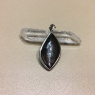 金運石 ( 銀線石 ) 馬眼形吊墜 ( 1 ) - 平衡情緒,舒緩關鍵的壓力