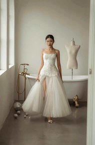 Váy cưới cúp xẻ đùi thân rời croset