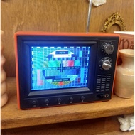 Retro mini TV – Antique screen, vintage decor