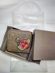 全新 Fion 繡花經典銀包