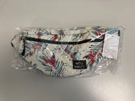 Nifty colors belt bag