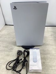 T2 一台功能正常的PS5（PlayStation 5）主機，型號CFI-1000B，附媒體遙控器。主機已恢復出廠設定。索尼 PlayStation 5