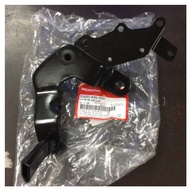 RS150 RH FRONT STEP BAR FOOTREST BRACKET 100% ORIGINAL 50650-K56-N00