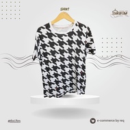 / T-shirt Houndstooth Motif T-shirt by Design T-shirt Store Graniph