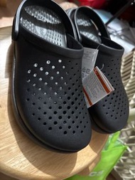 Crocs LiteRide 黑色涼鞋