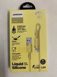 USB 充電線（Type -C)